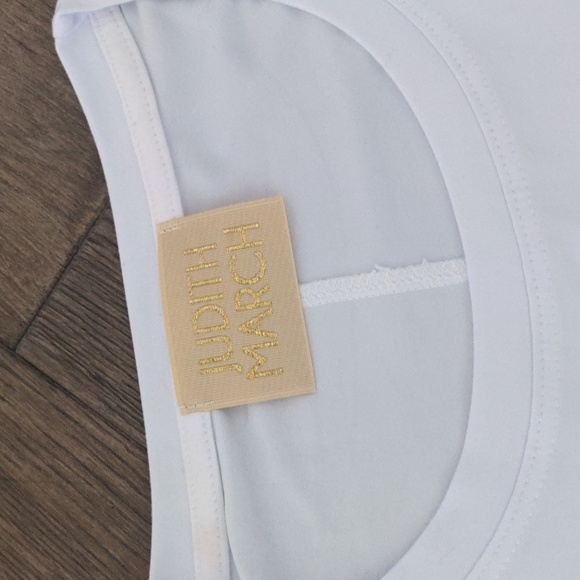 Judith March Big Apple White Tee - Picture 6 of 7